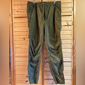 WOLVERINE Men’s Wilderness Pants. Dark Green, Size M, Like New